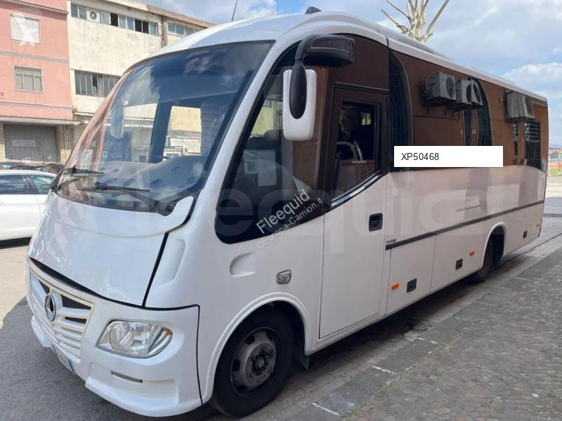 Autobús Mercedes 818