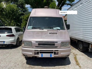 Autobús Iveco Daily