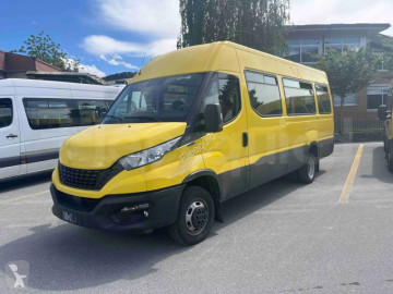 Autobús Iveco Daily