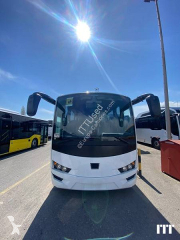 Bus interurbant Isuzu