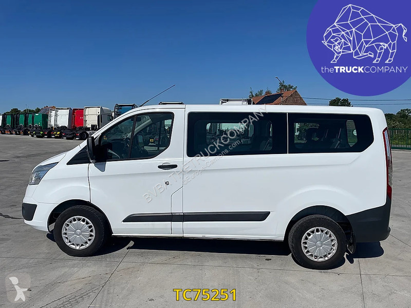 باص Ford kombi 130.35 9 places