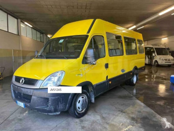 Autobús Iveco Daily