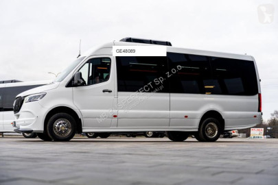 Autobús minibús Mercedes nuevo