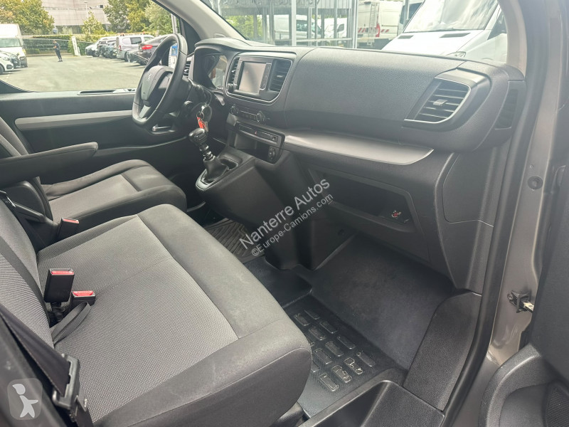 Véhicule utilitaire Peugeot TRAVELLER 14000 HT...