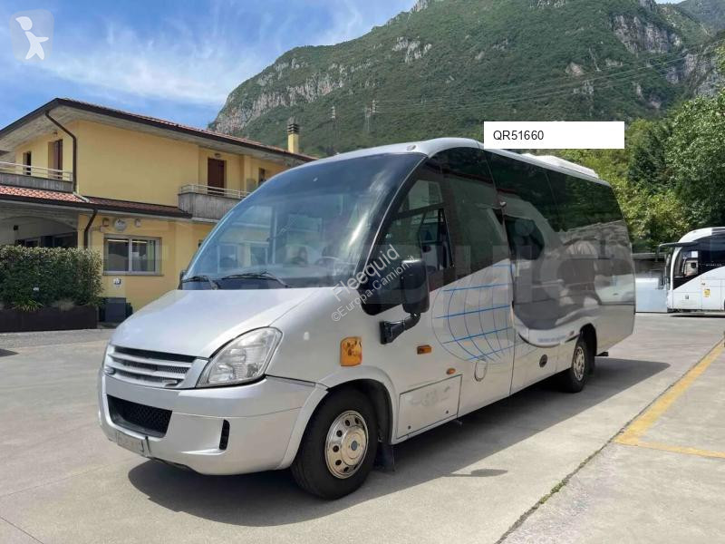 باص Iveco Unvi Compa
