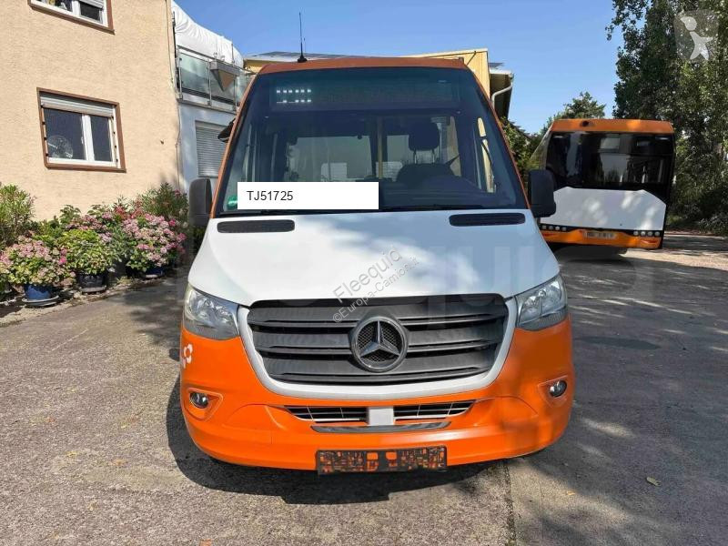 باص Mercedes
