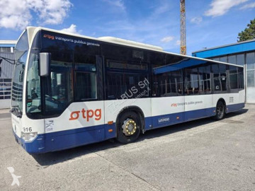 Autobús de línea Mercedes