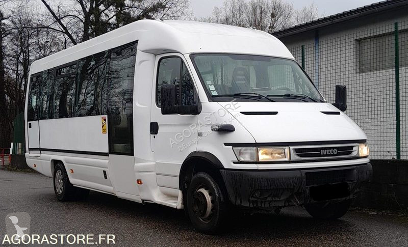 Autobús Iveco 65C17