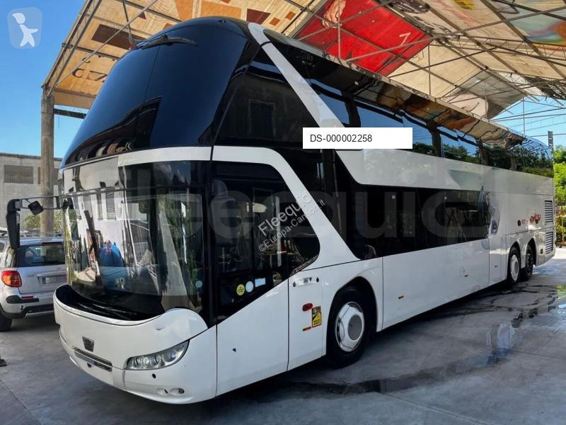 Neoplan Skyliner bus