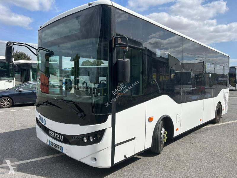 Isuzu Novociti Life bus