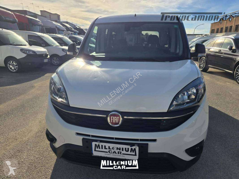 Véhicule utilitaire Fiat DOBLÒ MAXI 5 POSTI...