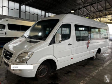 Mercedes minibus