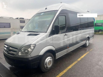 Mercedes minibus