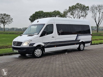 Mercedes minibus