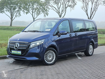 Autobussen minibus Mercedes