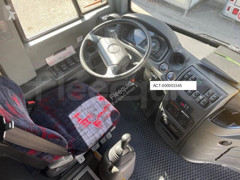 Bus Isuzu Novo