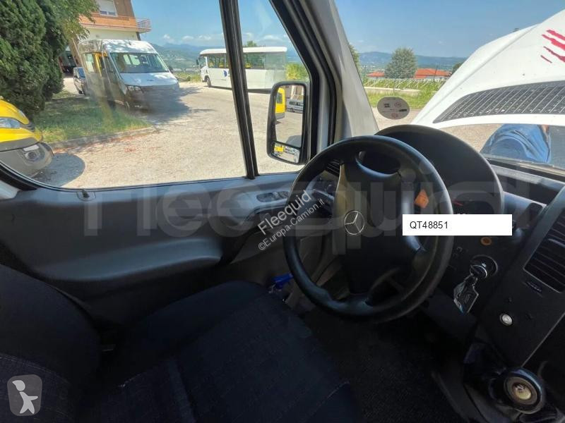 باص Mercedes