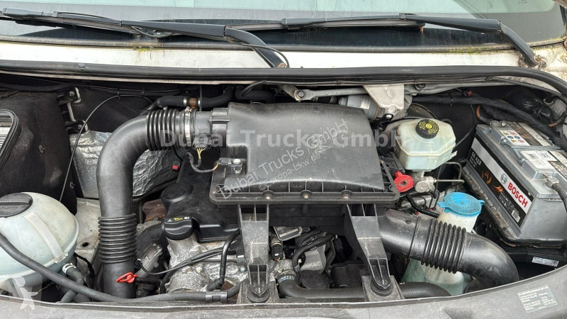 باص Mercedes 515 15-Sitzplätze