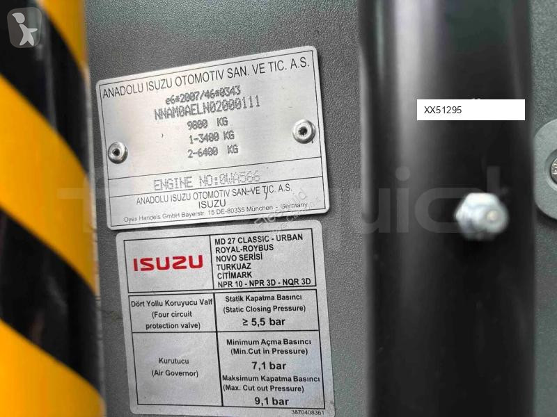 باص Isuzu Novo