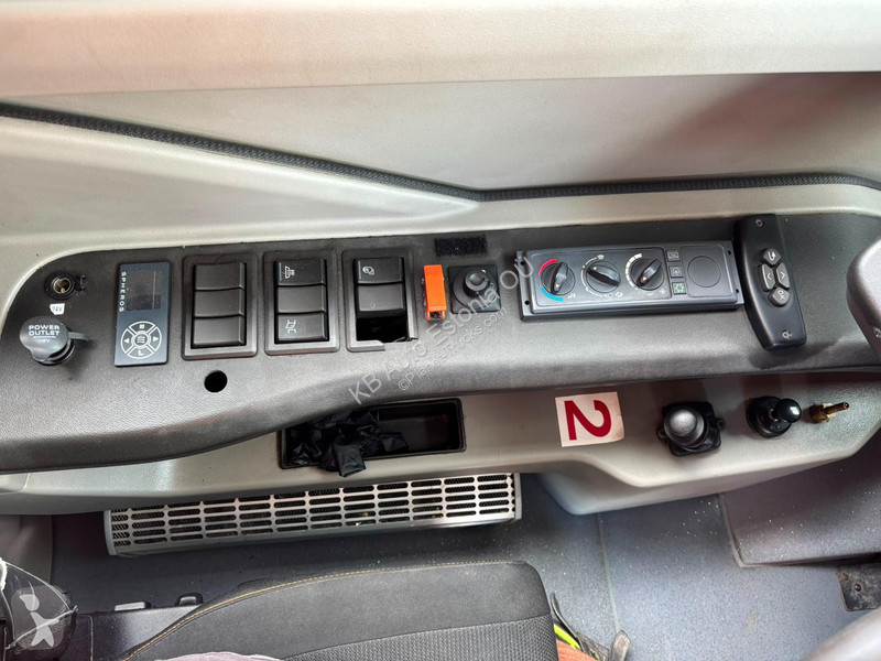 باص Volvo B5LH HYBRID 4x2 33 SEATS / AC /...