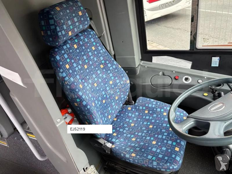 Autobussen Isuzu Novo