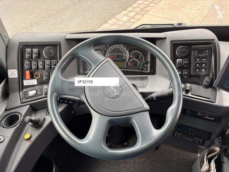 Autobussen Isuzu Novo