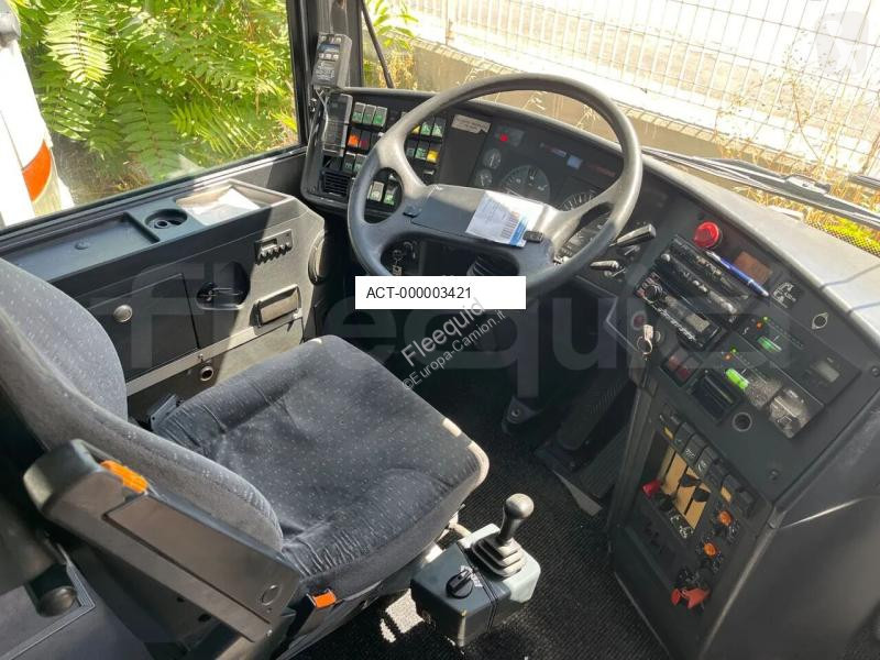Autobus Setra S328