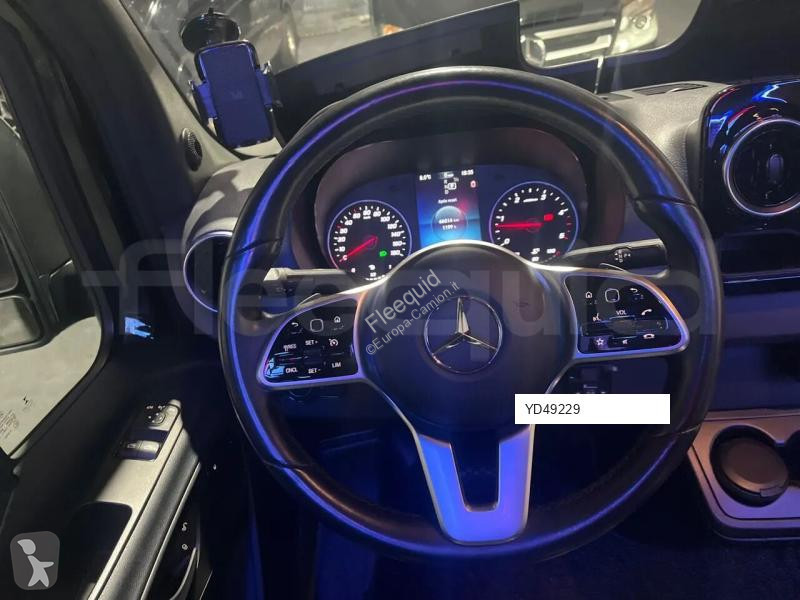 باص Mercedes