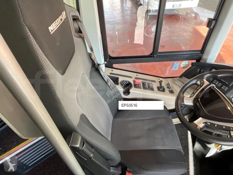 باص Neoplan Skyliner