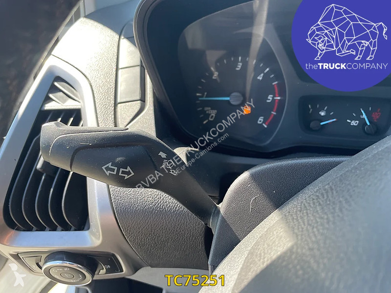باص Ford kombi 130.35 9 places