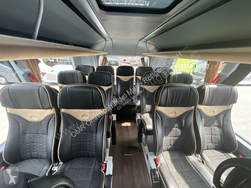 باص Neoplan Skyliner L