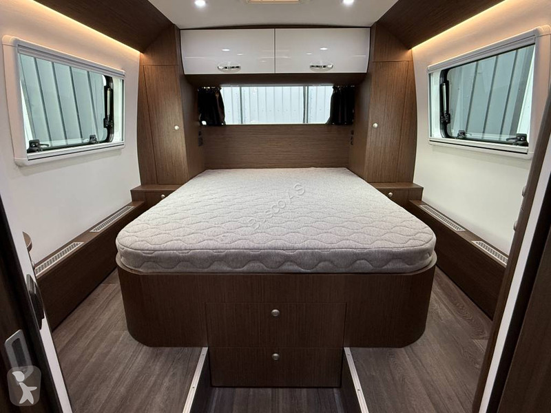 Autóbusz Volvo 9900. Motorhome!