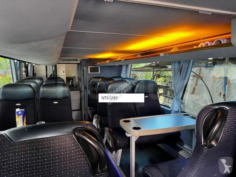 باص Neoplan Skyliner