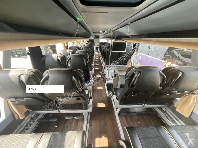 باص Neoplan Skyliner L