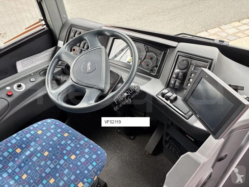 Autobussen Isuzu Novo