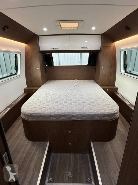 Autóbusz Volvo 9900. Motorhome!