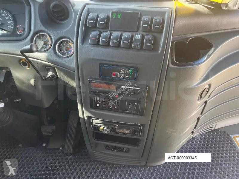 Bus Isuzu Novo