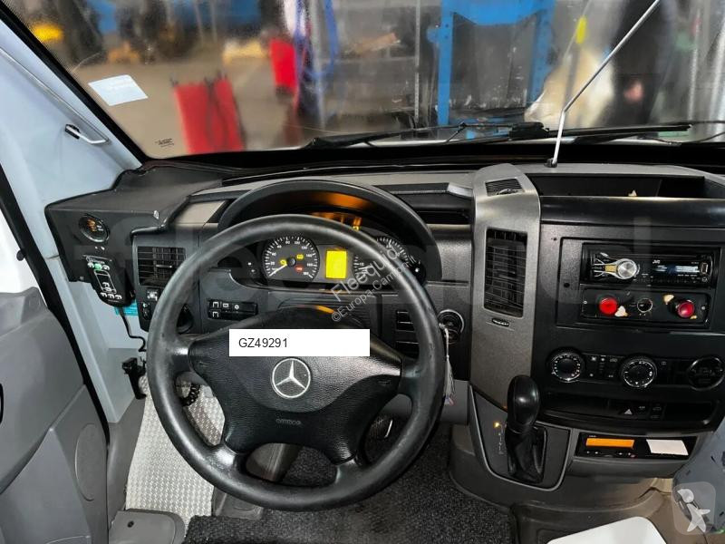 باص Mercedes