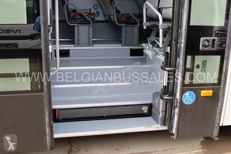 باص Iveco 10.8m Pop / Double middle door / Lift...