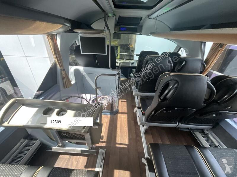 باص Neoplan Skyliner L