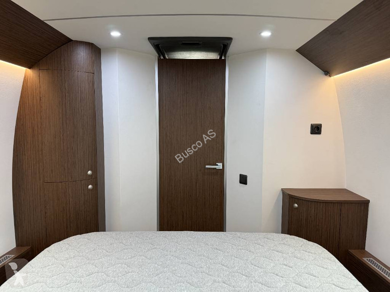 Autóbusz Volvo 9900. Motorhome!