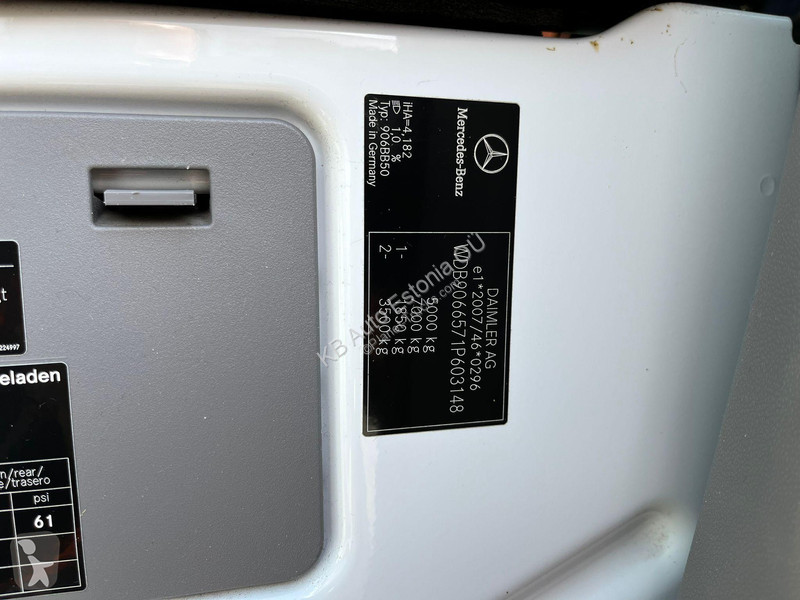 Veicolo commerciale Mercedes 516 CDI 19 +1...