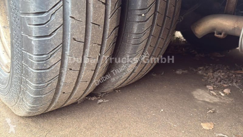 باص Mercedes 515 15-Sitzplätze