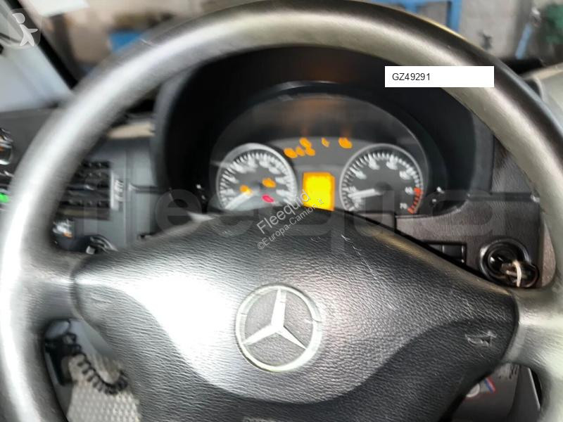 باص Mercedes