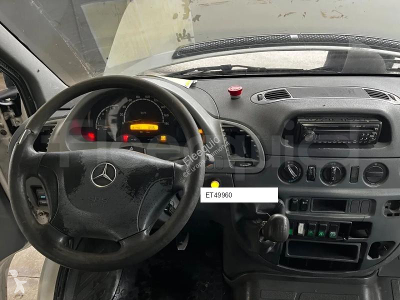 باص Mercedes