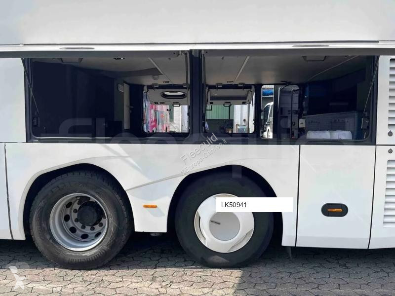 باص Neoplan Skyliner