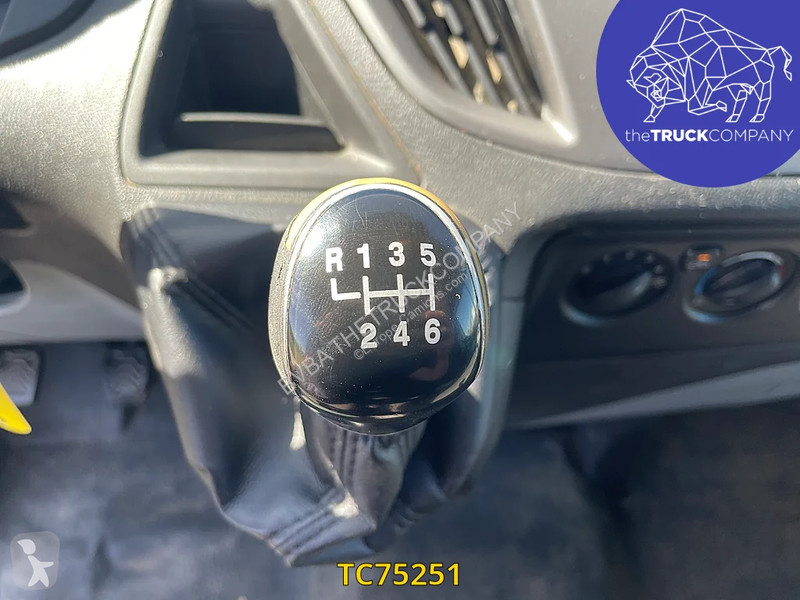 باص Ford kombi 130.35 9 places