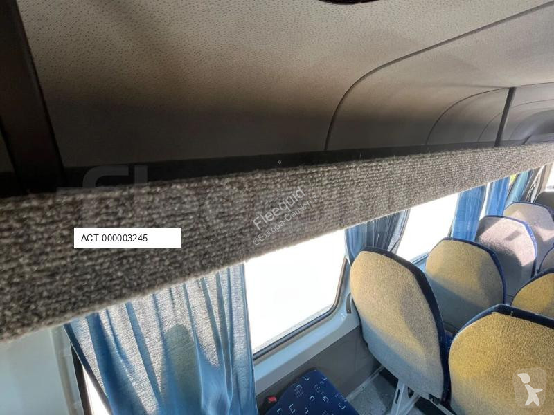 Autobus Mercedes MB906