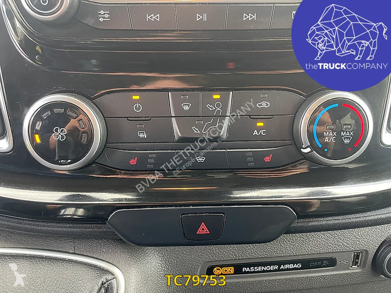 Véhicule utilitaire Ford L2H1 5 - Places