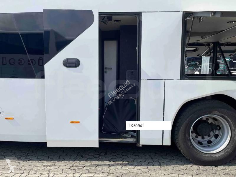 باص Neoplan Skyliner